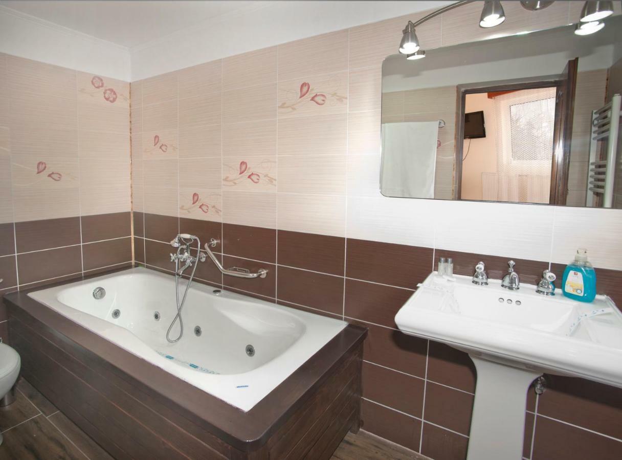סינאיה Casa Tudor מראה חיצוני תמונה