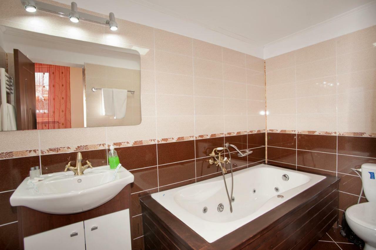 סינאיה Casa Tudor מראה חיצוני תמונה